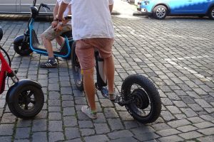 Prague Police Carry Out Weekend Checks On Scooters and Cyclists