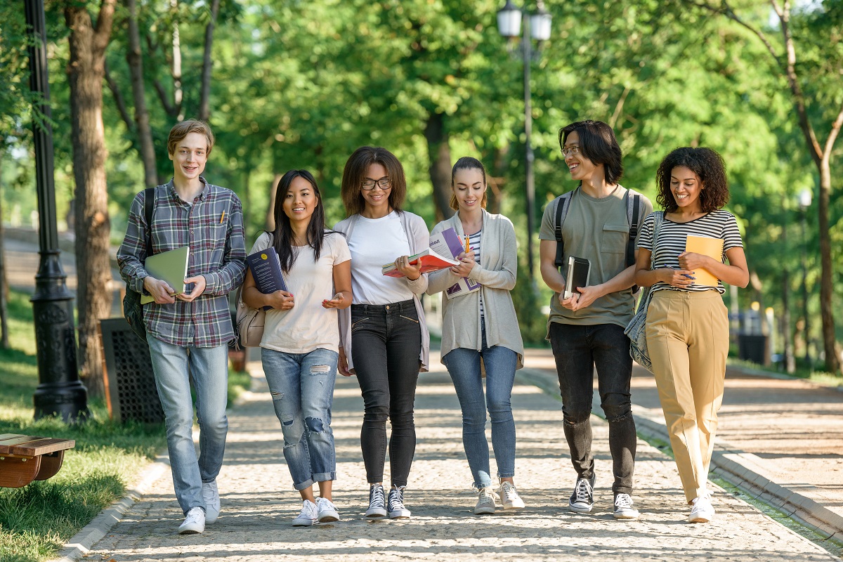 81 % zahraničních studentů v ČR uvádí, že si práci snadno najdou – brněnský denně