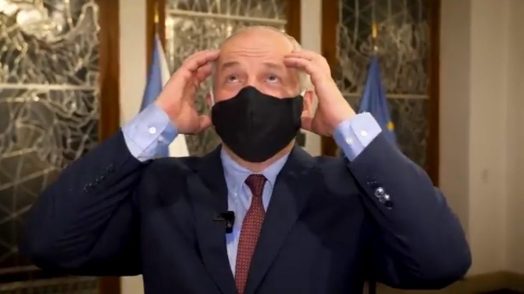 Health Minister Tweets Reaction to Footage of Party for 50 People in Prague Health Minister Tweets Reaction to Footage of Party for 50 People in Prague