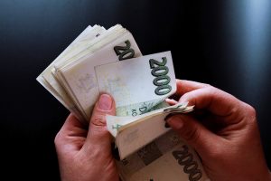 Minimum Decent Wage Was CZK 40,912 in 2022, Say Experts