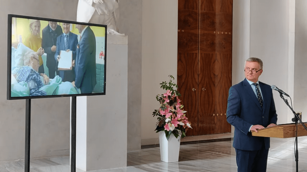 Mynář Denies Forgery of Zeman’s Signature With Video of Presidential Signature Mynář Denies Forgery of Zeman’s Signature With Video of Presidential Signature