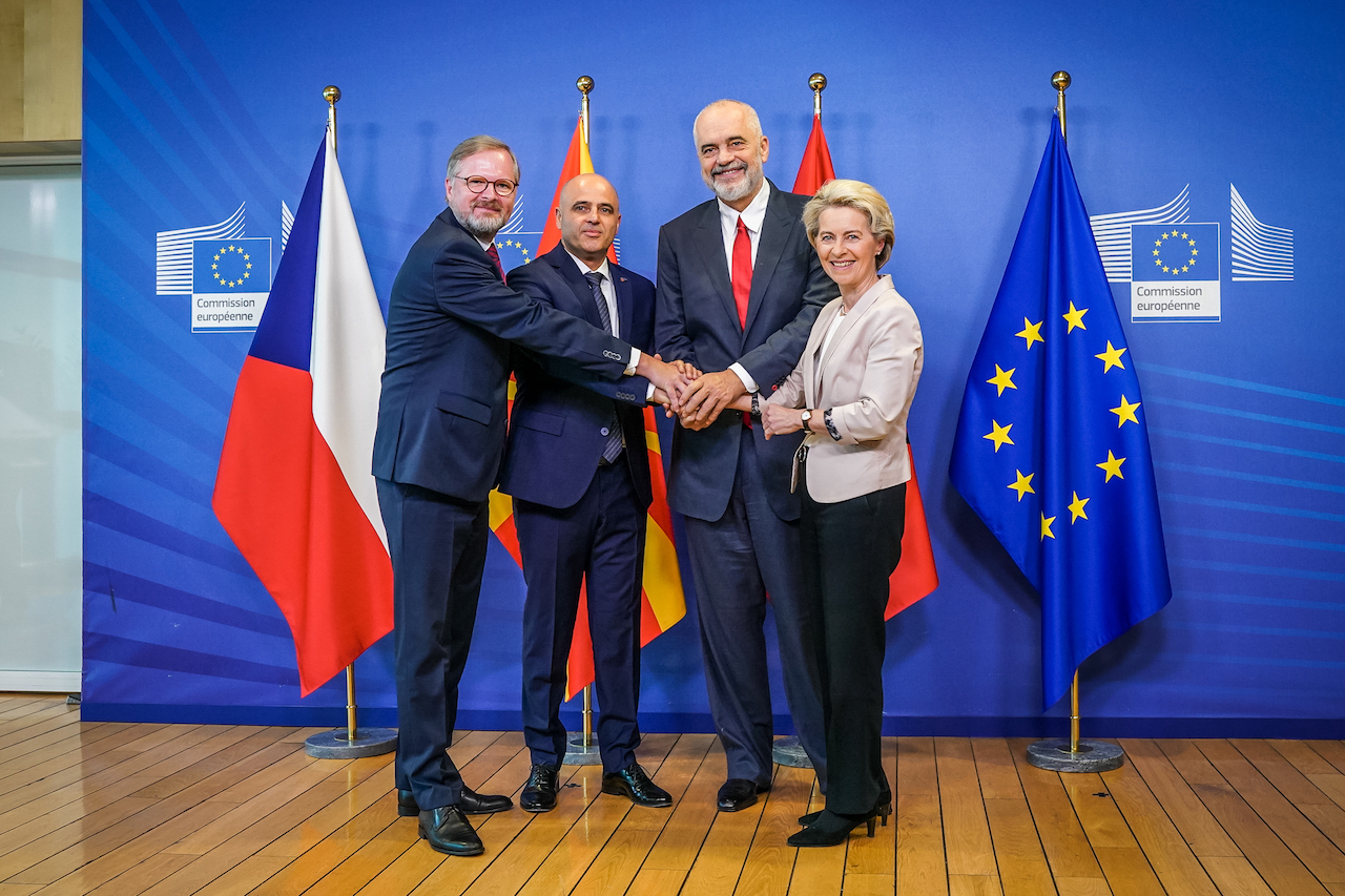 Začínají přístupové rozhovory s Albánií a Severní Makedonií do EU – Brno Dalí