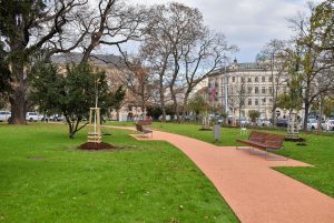 Park Moravské náměstí se znovu otevírá veřejnosti