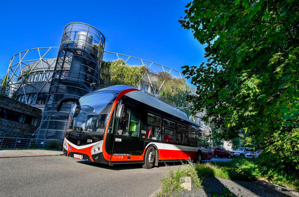 DPMB Will Add 37 New Buses to Its Fleet by the End of 2027 - Brno Daily