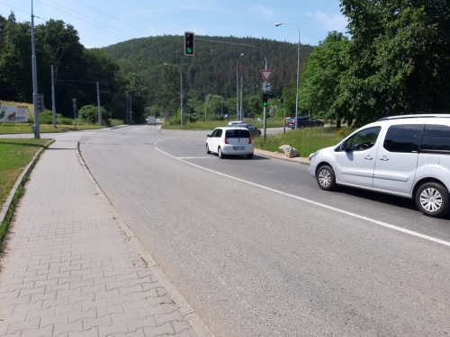 Crossing at Kamenolom Intersection in Bystrc BD (1)