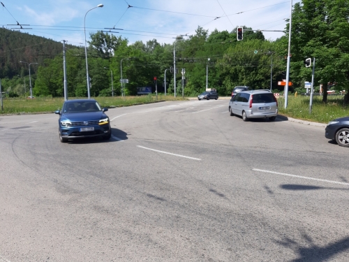 Crossing at Kamenolom Intersection in Bystrc BD (5)